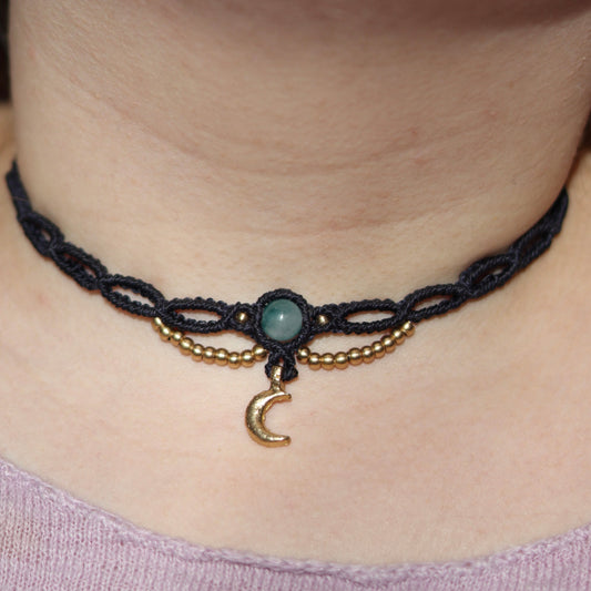 Mondfee - handgemachtes Makramee Choker