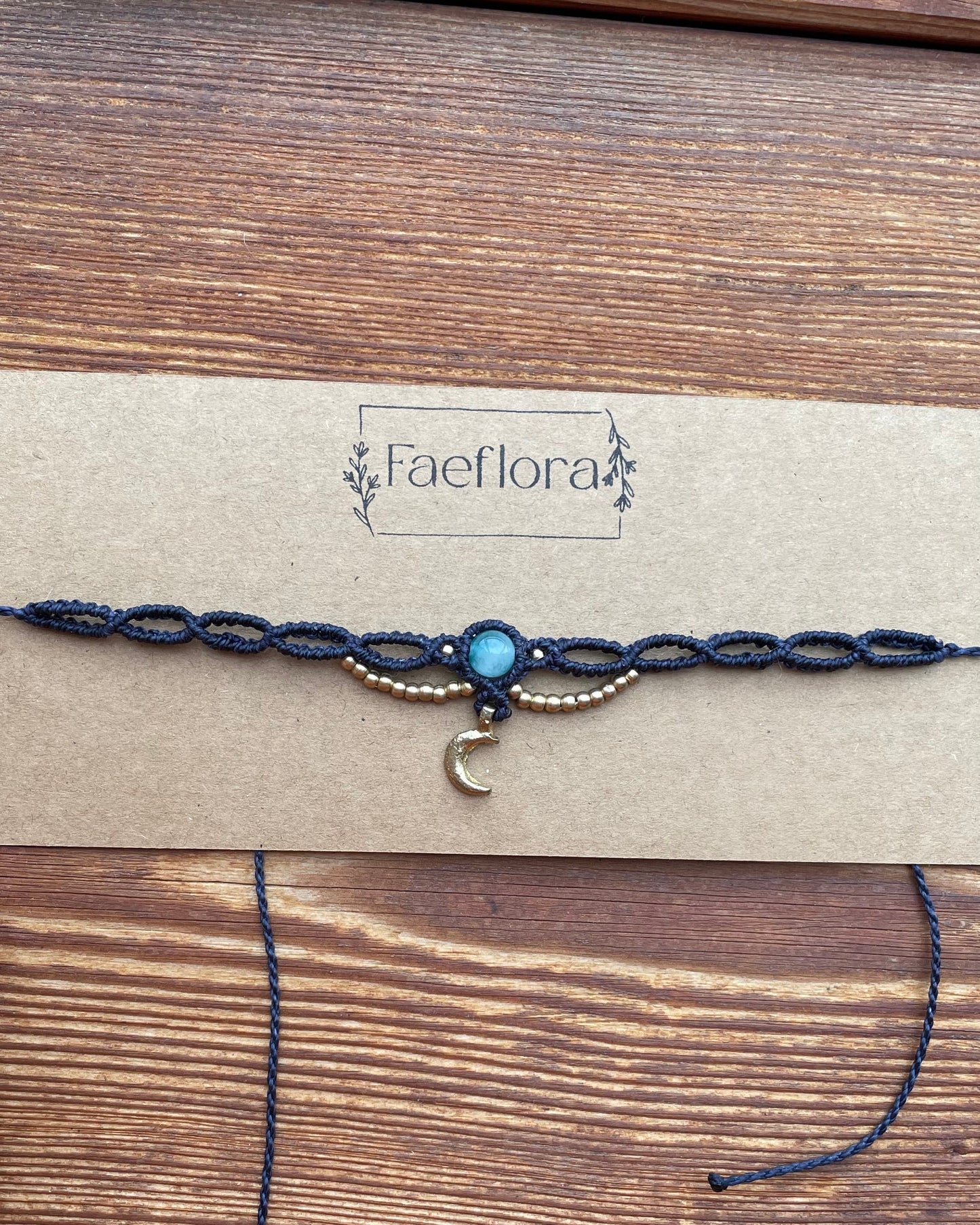 Mondfee Makramee Choker – handgemachter Mond Schmuck