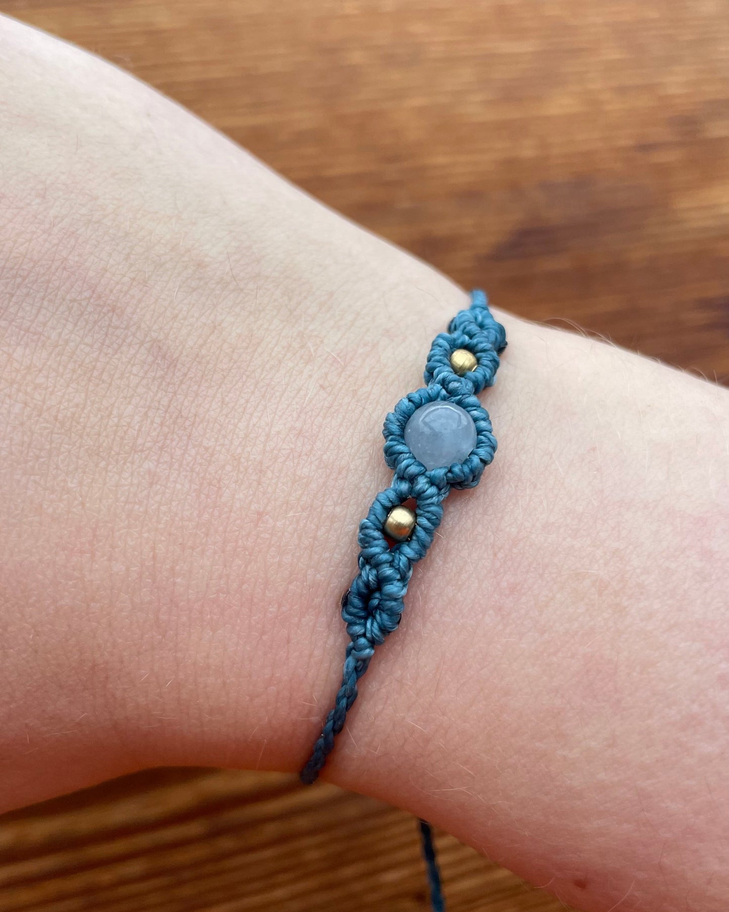 Kleines Makramee Armband – handgemachter Fairycore Schmuck