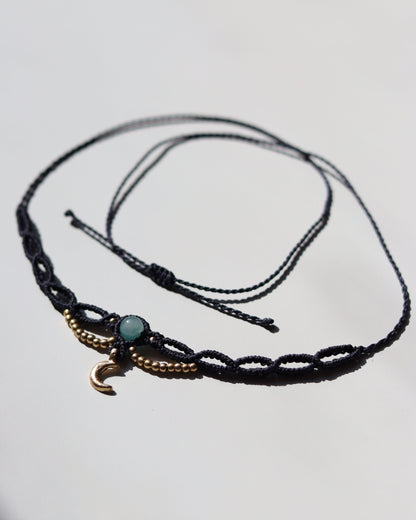 Mondfee Makramee Choker – handgemachter Mond Schmuck