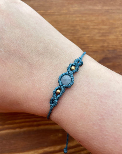 Kleines Makramee Armband – handgemachter Fairycore Schmuck